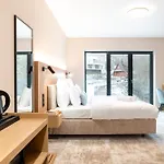 View & 4*
