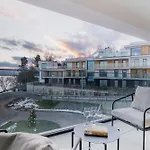 View & 4*